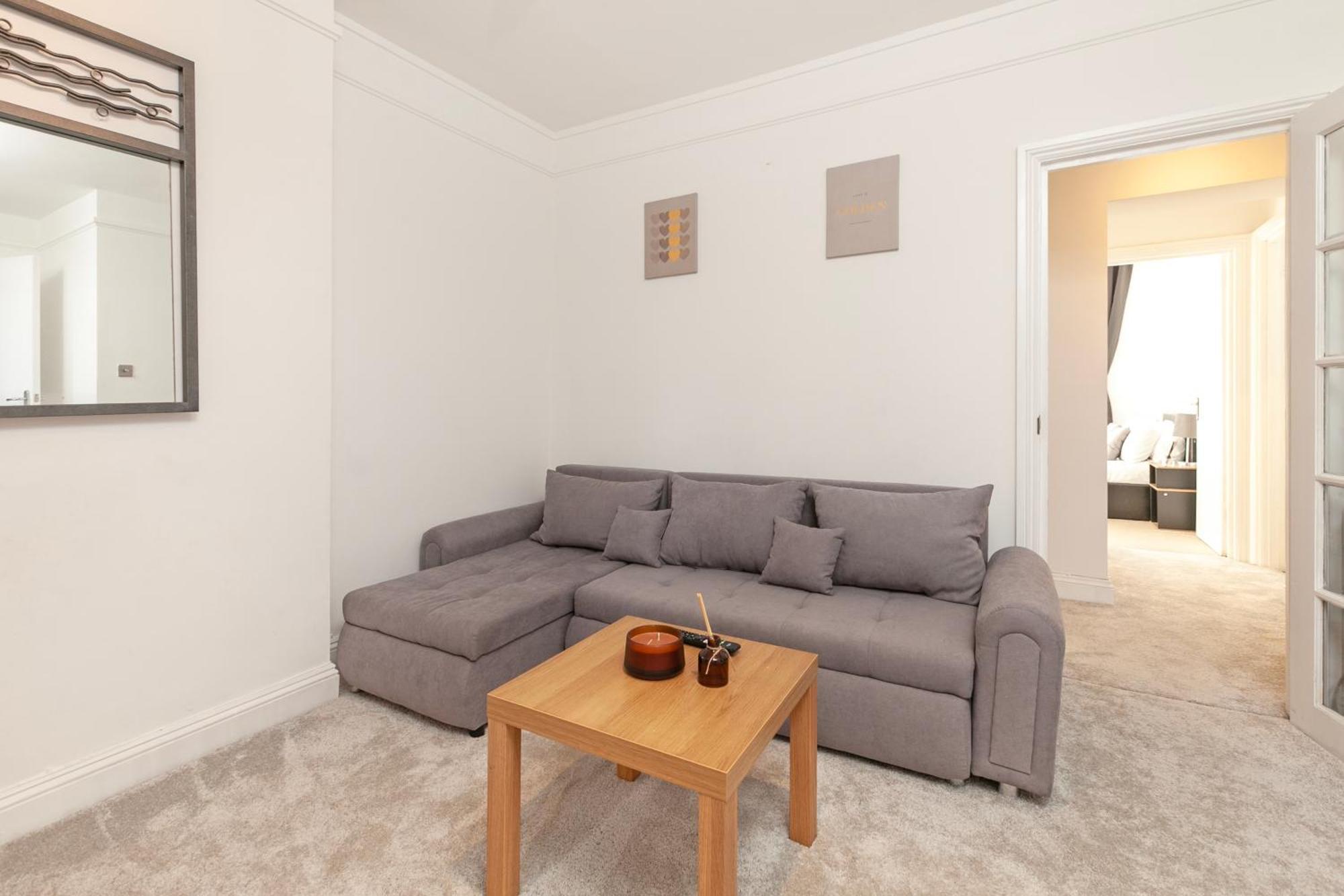 Beautiful 3 Bedroom Flat In Scott Ellis Gardens Londres Extérieur photo